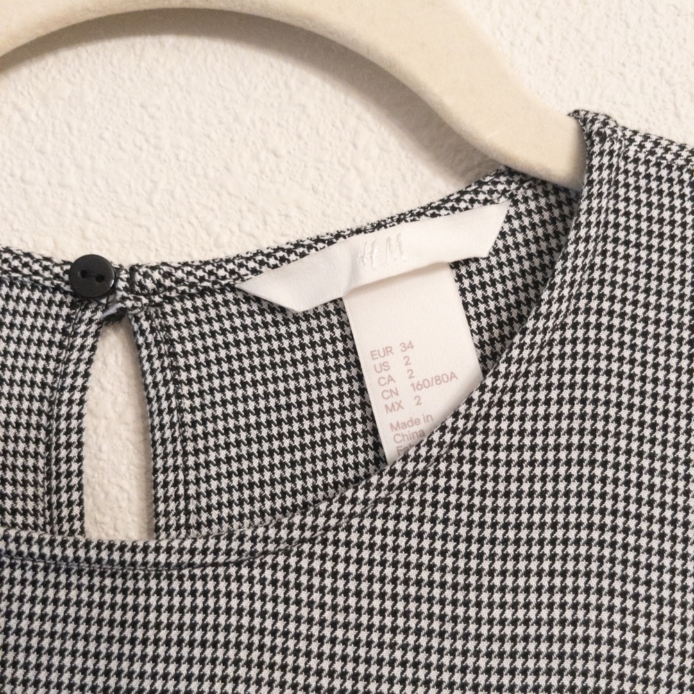 H&M Houndstooth Long Sleeve Blouse